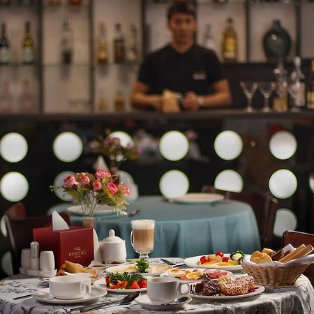 Hotel Bridges Bishkek Esterno foto