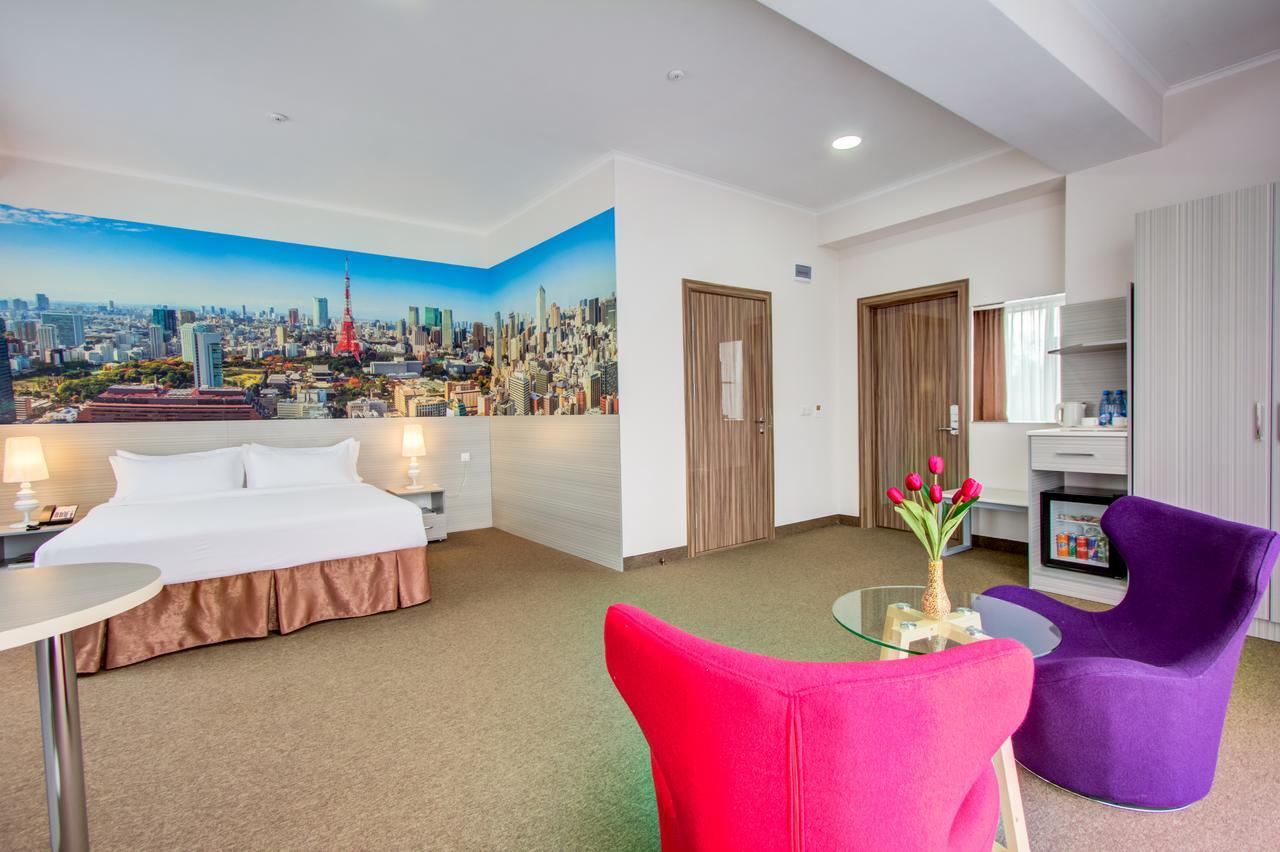Hotel Bridges Bishkek Esterno foto