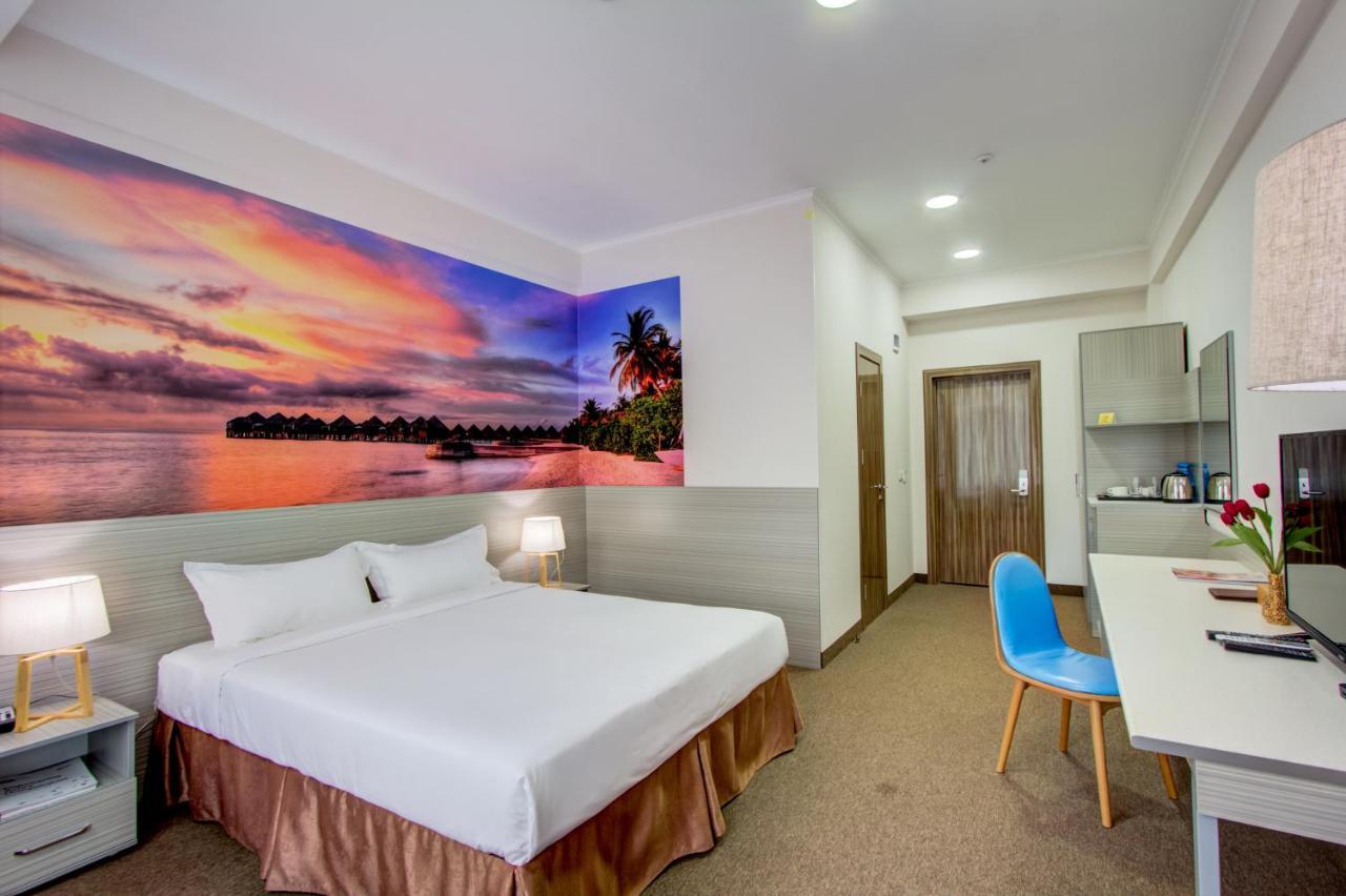 Hotel Bridges Bishkek Esterno foto