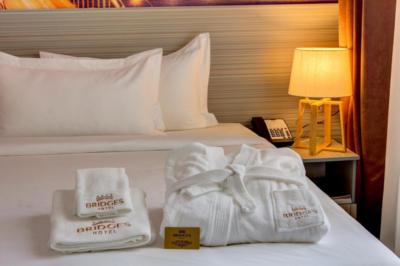 Hotel Bridges Bishkek Esterno foto