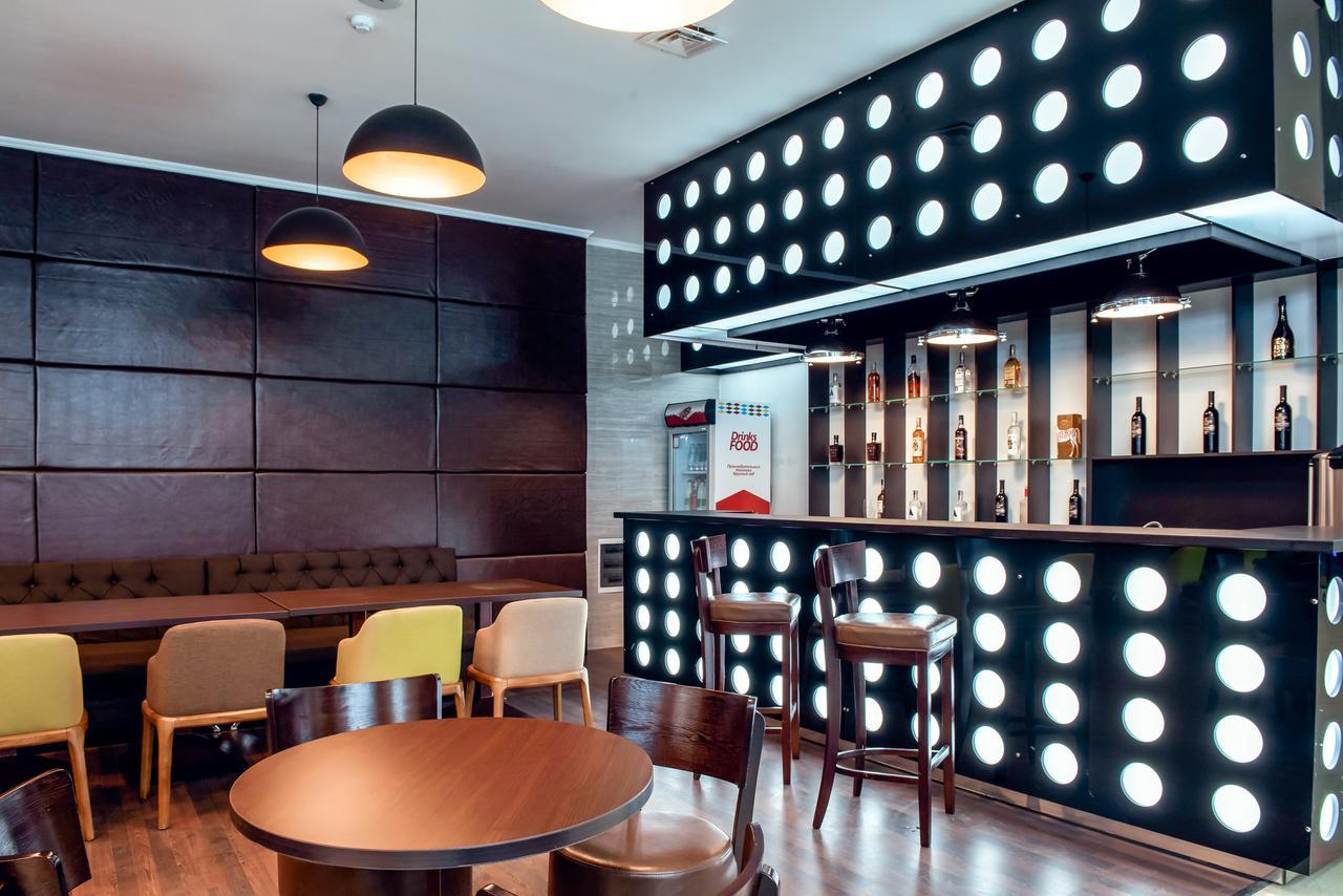 Hotel Bridges Bishkek Esterno foto