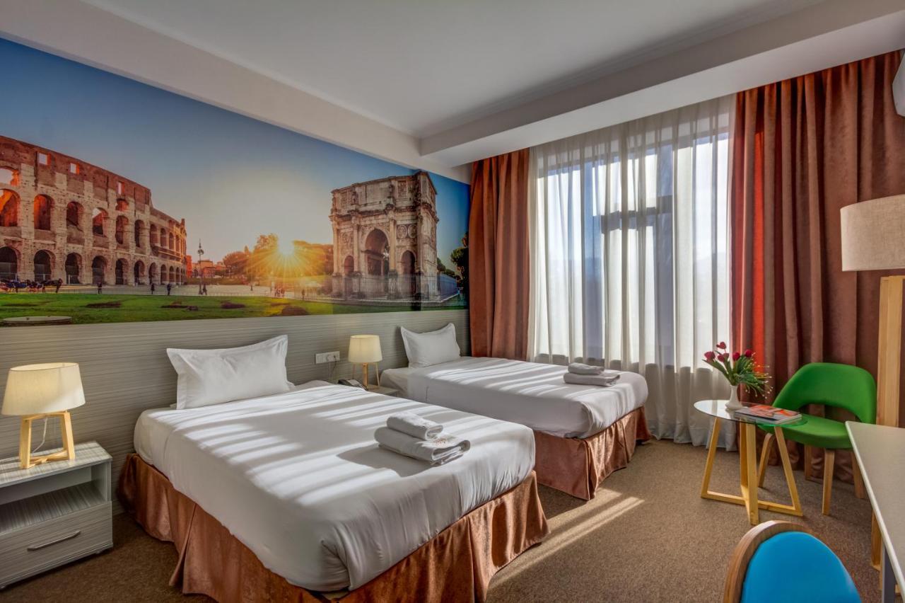 Hotel Bridges Bishkek Esterno foto