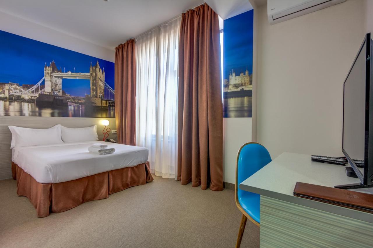 Hotel Bridges Bishkek Esterno foto
