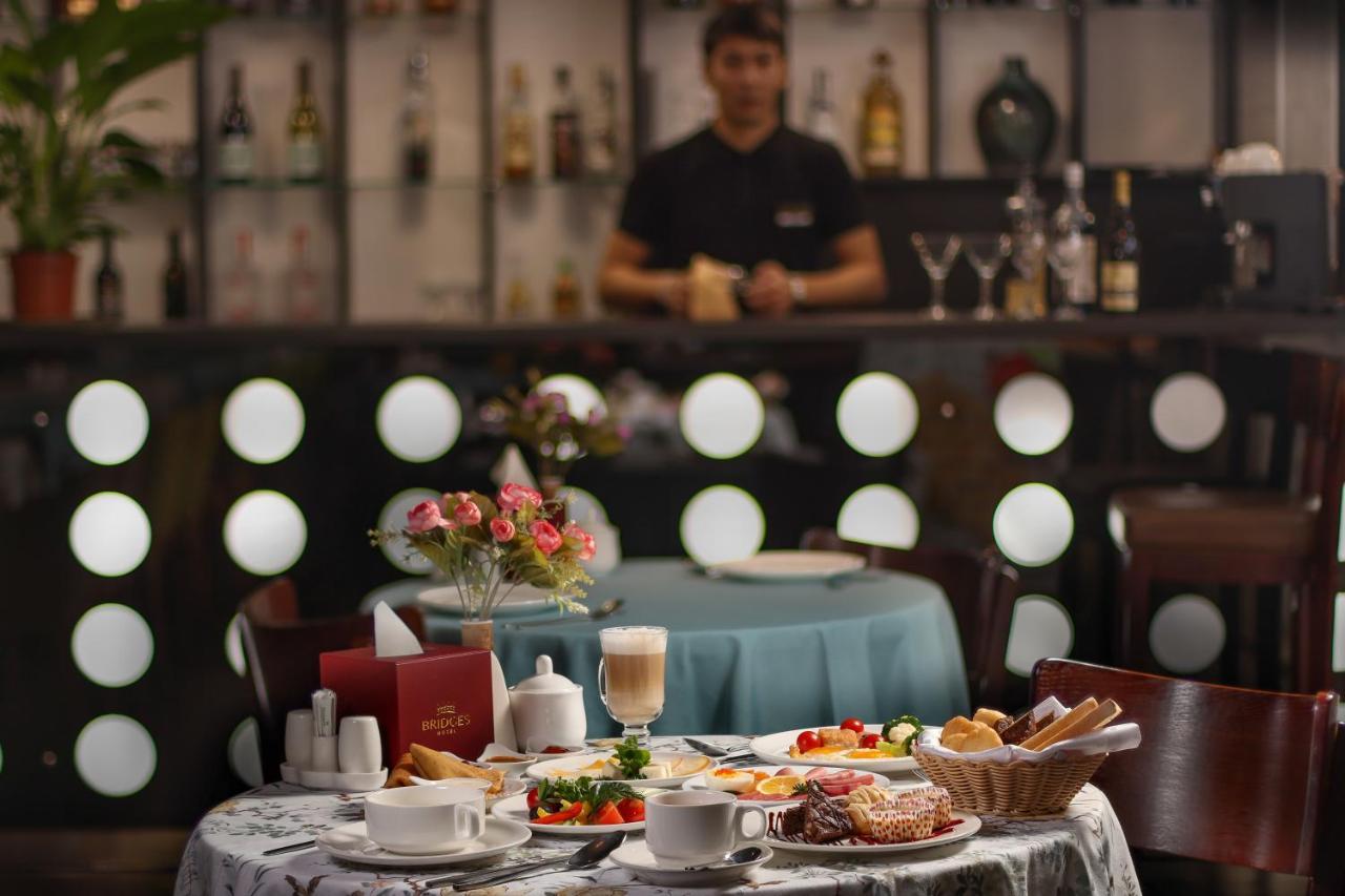 Hotel Bridges Bishkek Esterno foto